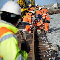 pose de rails - infrastructure ferroviaire - LGV SEA - photo Alain Montaufier